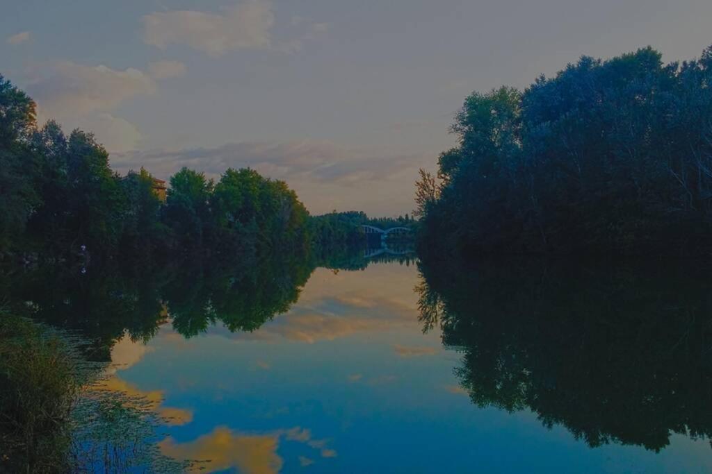 Studio Entre Cevennes Et Camargue Montfrin Kültér fotó